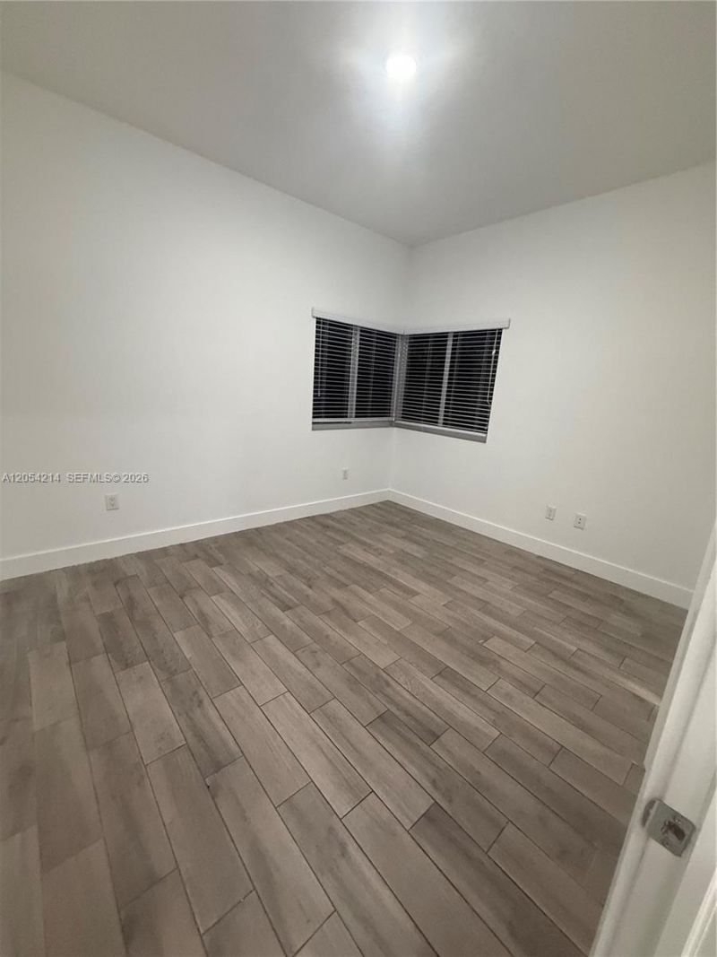 486 E 30th St, Unit 101, Hialeah, FL 33013 Photo