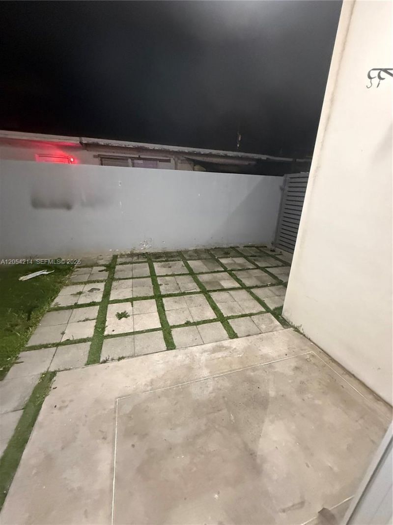 486 E 30th St, Unit 101, Hialeah, FL 33013 Photo
