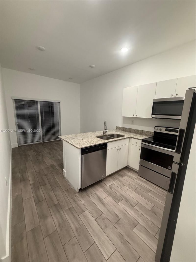 486 E 30th St, Unit 101, Hialeah, FL 33013 Photo