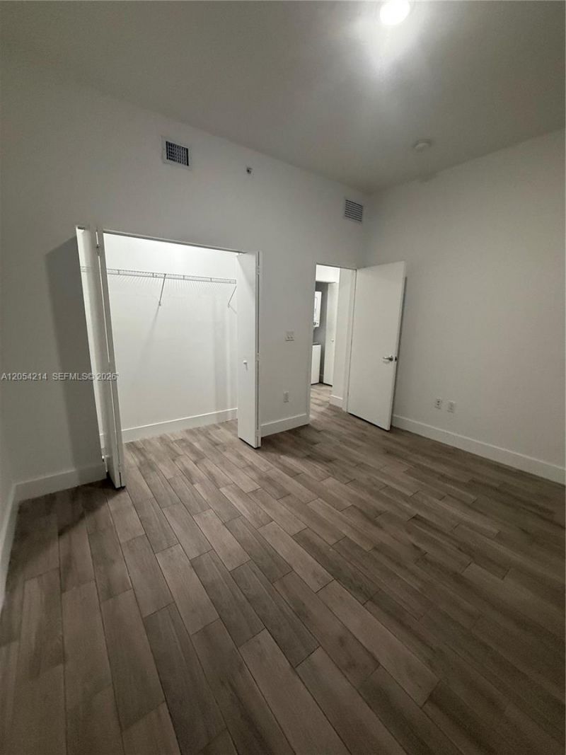 486 E 30th St, Unit 101, Hialeah, FL 33013 Photo