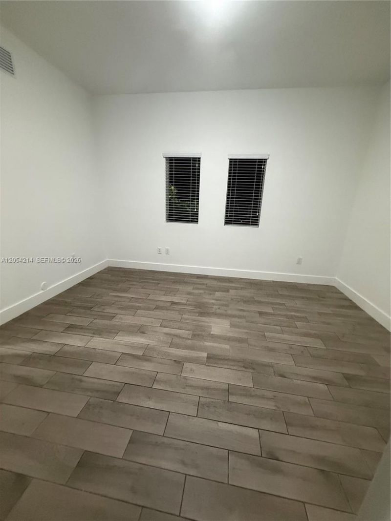 486 E 30th St, Unit 101, Hialeah, FL 33013 Photo
