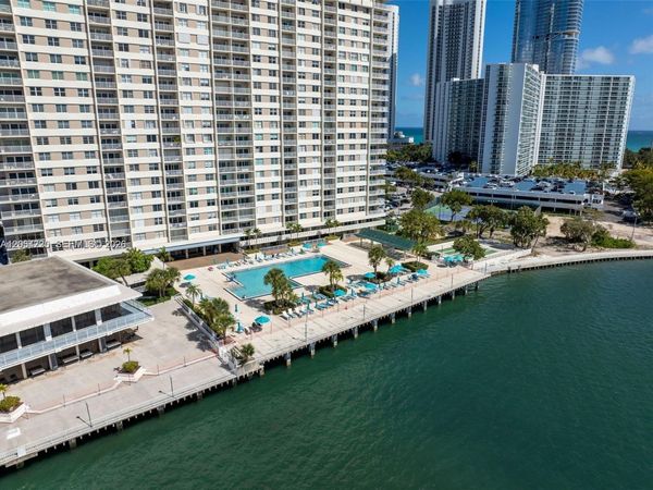 500 Bayview Dr, Unit 232, Sunny Isles Beach, FL 33160