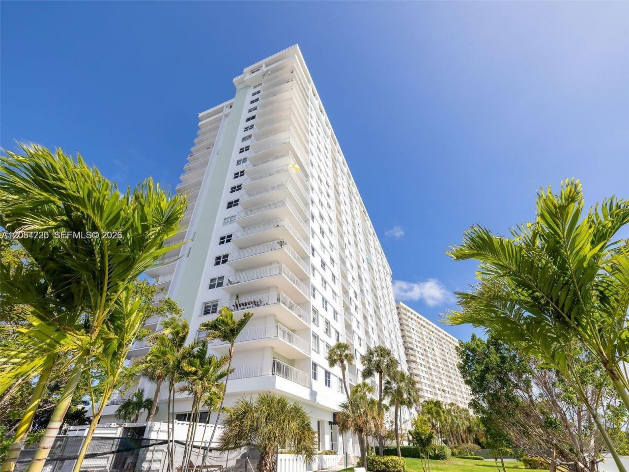 500 Bayview Dr, Unit 232, Sunny Isles Beach, FL 33160 Photo
