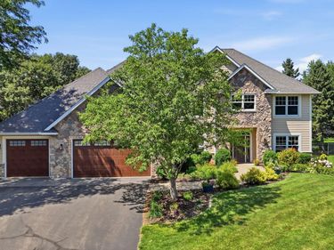 869 Mendakota Court, Mendota Heights, MN 55120