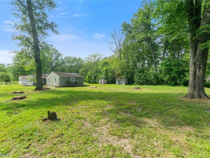 17632 Laurel Avenue, Lake Milton, OH 44429 Photo 5