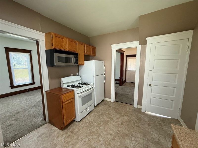 42 Paris Avenue, Akron, OH 44301 Photo 3