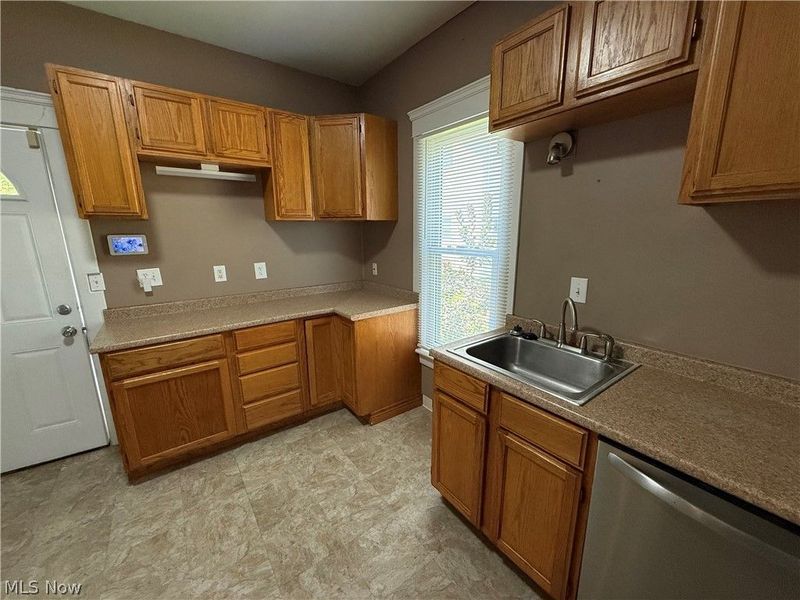42 Paris Avenue, Akron, OH 44301 Photo 4