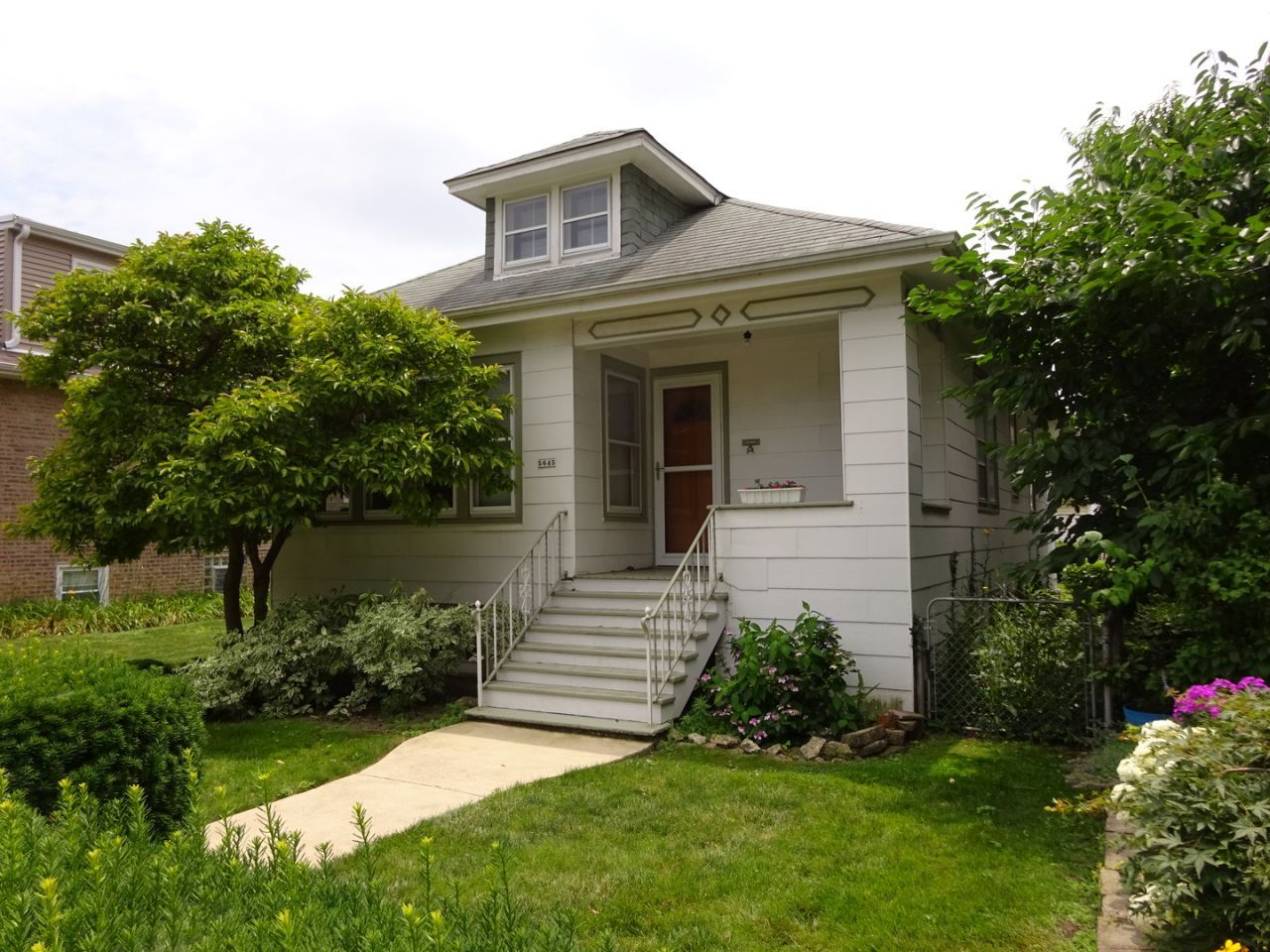 5645 W Ainslie Street, Chicago, IL 60630 Main Photo