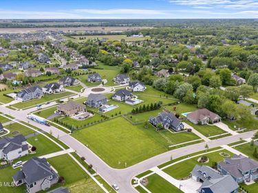 5102 Belfort Drive , Perrysburg, OH 43551