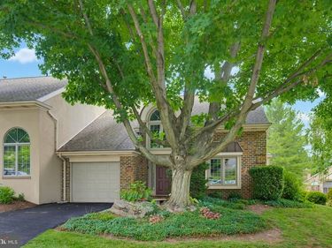 232 WILLOW VALLEY DRIVE, LANCASTER, PA 17602