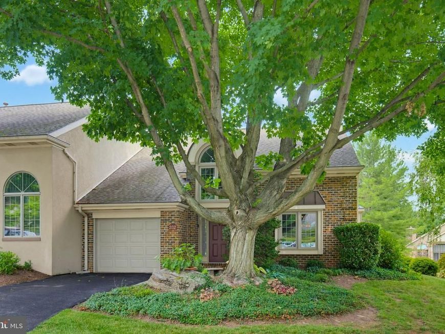 232 Willow Valley Drive, Lancaster, PA 17602 Main Photo
