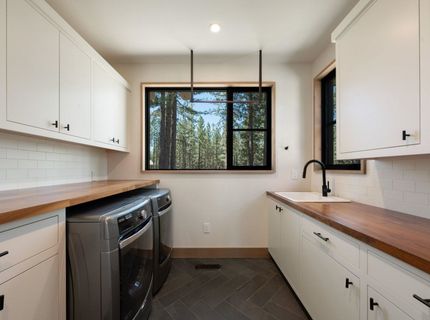 265 Laura Knight , Truckee, CA 96161 Photo