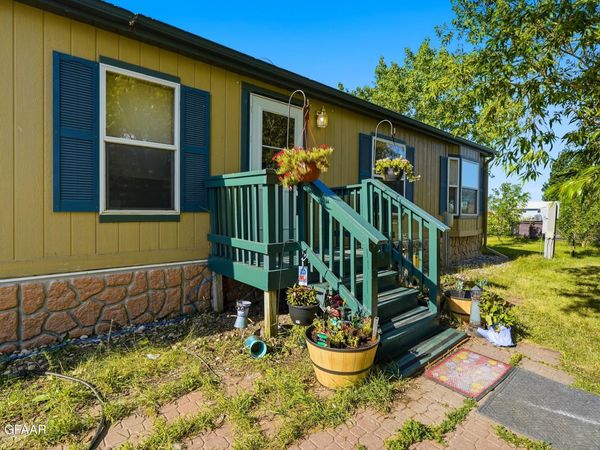 2245 OAK Avenue NE, Emerado, ND 58228