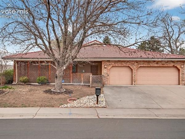 4180 S Monaco Parkway, Denver, CO 80237