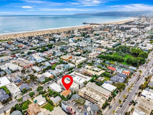 2441 3rd St #7, Santa Monica, CA 90405