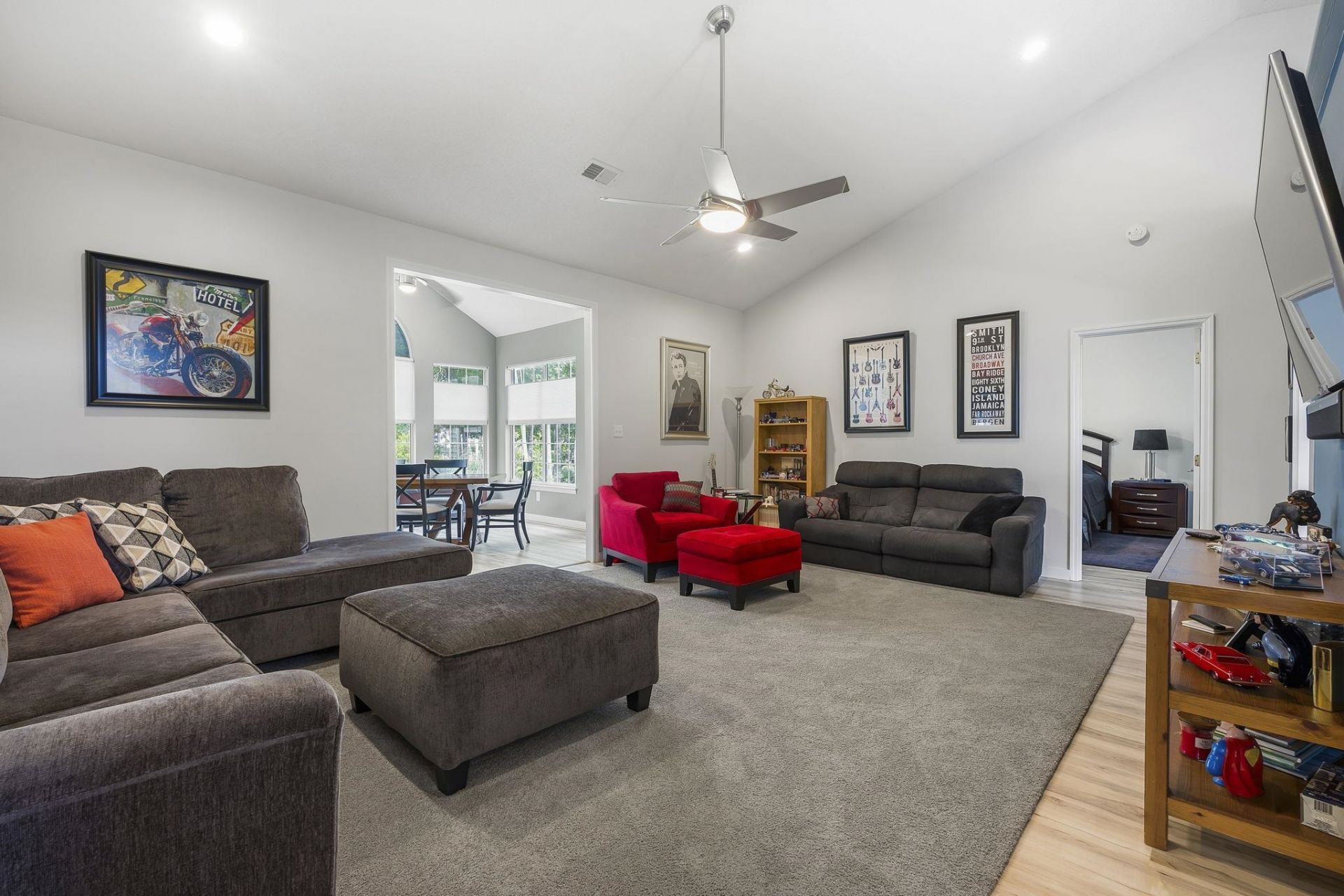 1674 Sedgefield Dr. Photo 22