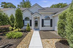 1674 Sedgefield Dr. photo 4
