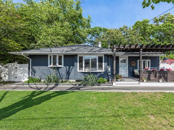 21 Choate Avenue , Selden, NY 11784