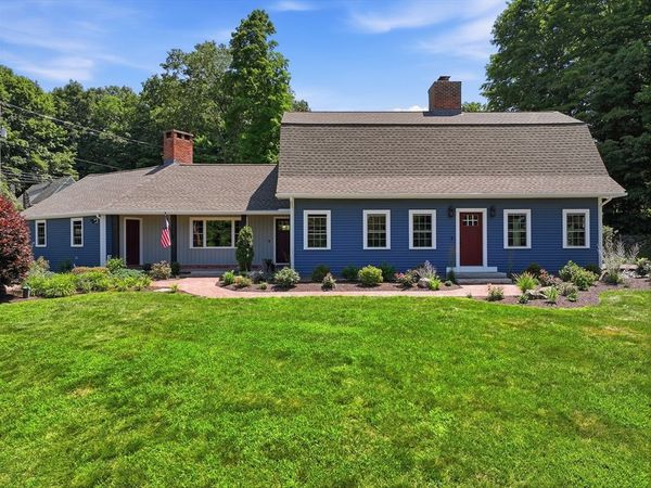 2 Meeting House Ln, Wilbraham, MA 01095