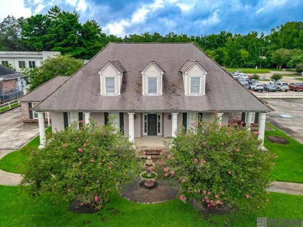 8900 Bluebonnet Blvd, Baton Rouge, LA 70810