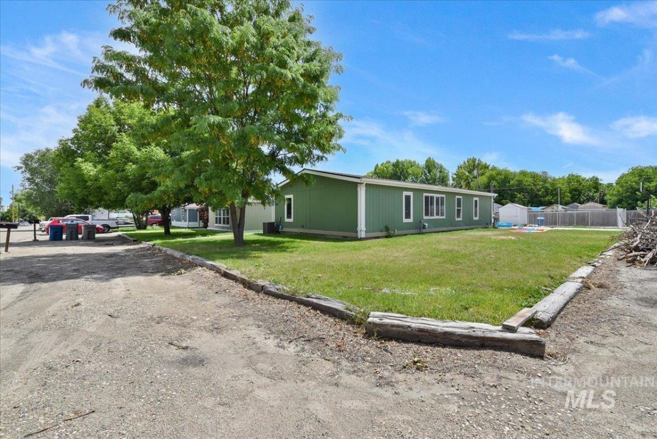 912 4th Ave N primary photo