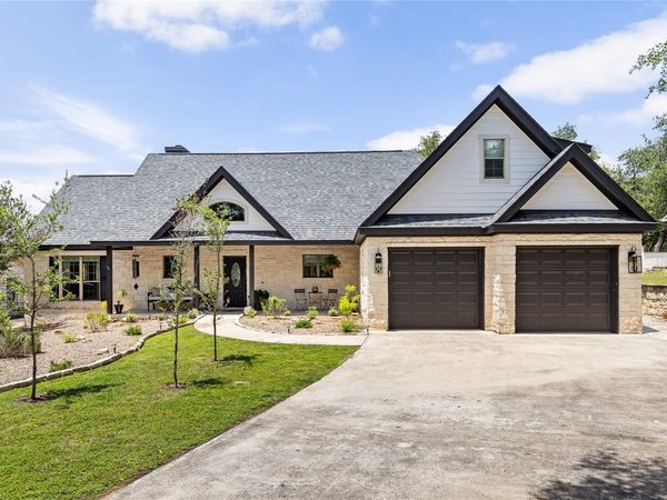 39 Pebblebrook LN, Wimberley, TX 78676
