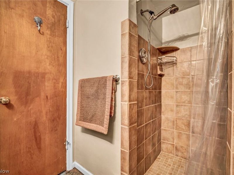 545 Walnut Drive , Euclid, OH 44132 Photo 31