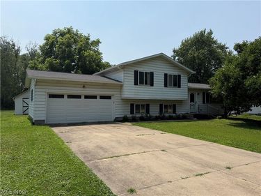 36 Westvue Drive, Tallmadge, OH 44278