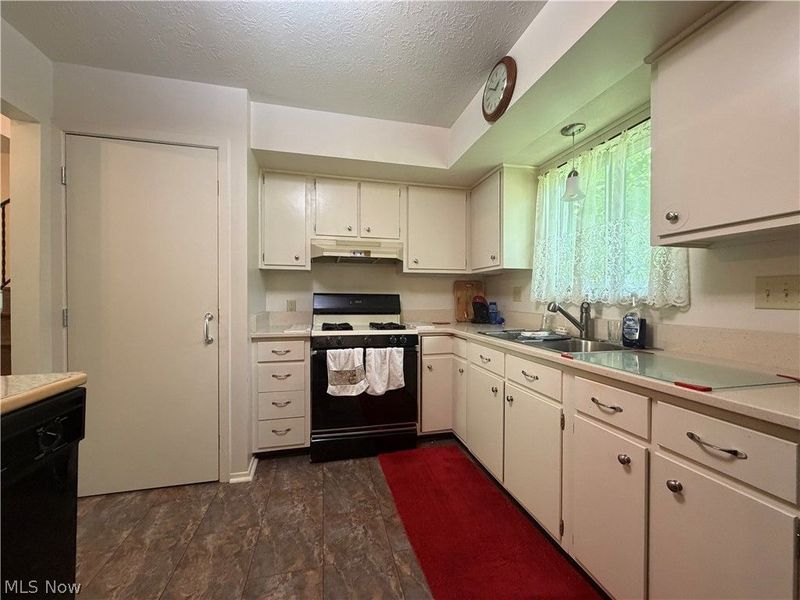 36 Westvue Drive, Tallmadge, OH 44278 Photo 9