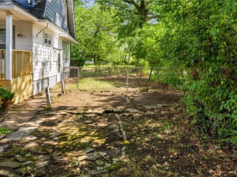 13513 Corby Road, Cleveland, OH 44120 Photo 38