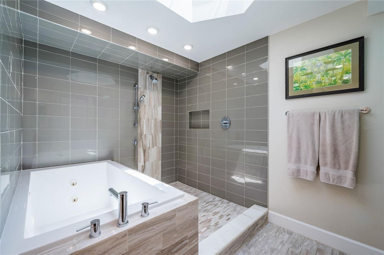 17940 Gulf Boulevard, Unit 18C, Redington Shores, FL 33708 Photo