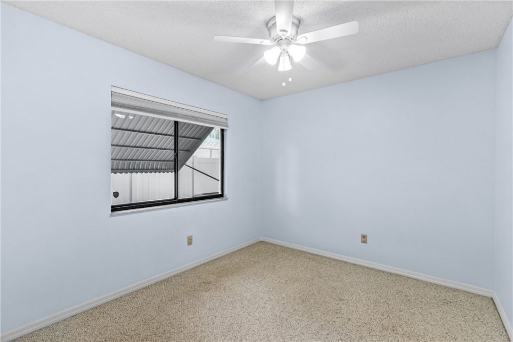 975 4th Lane, Vero Beach, FL 32962 Photo