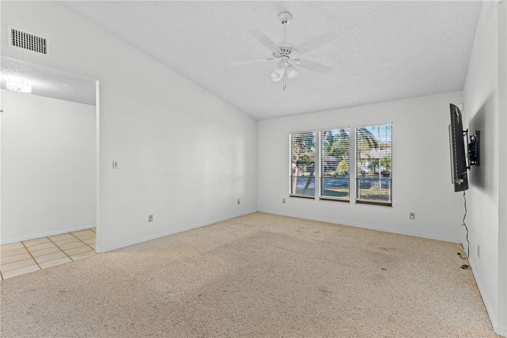 975 4th Lane, Vero Beach, FL 32962 Photo