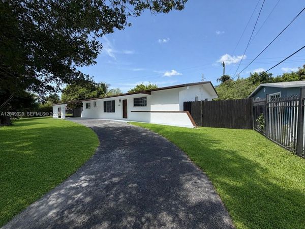 19202 NW 23rd Ct , Miami Gardens, FL 33056
