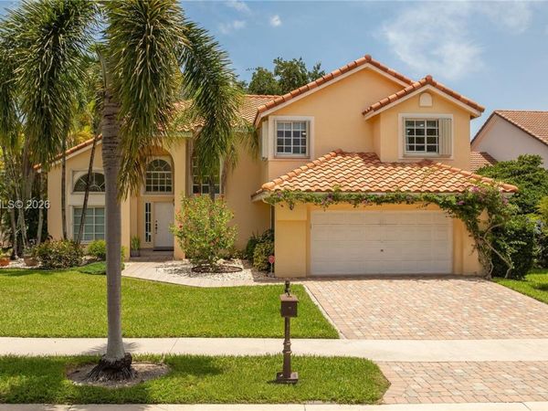 524 Water Pt , Weston, FL 33326