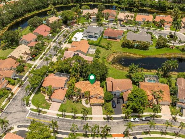 524 Water Pt, Weston, FL 33326
