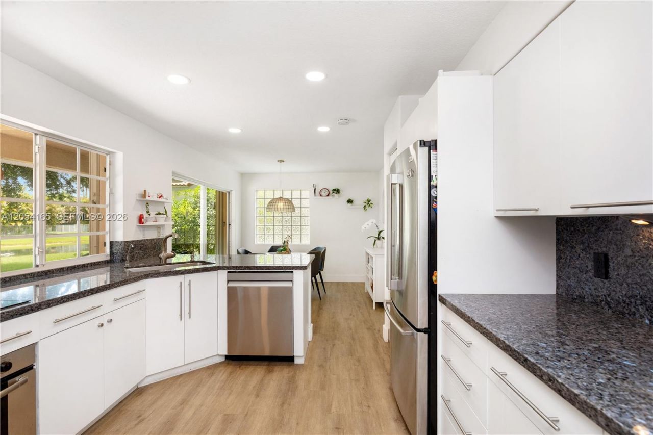 524 Water Pt, Weston, FL 33326 Photo