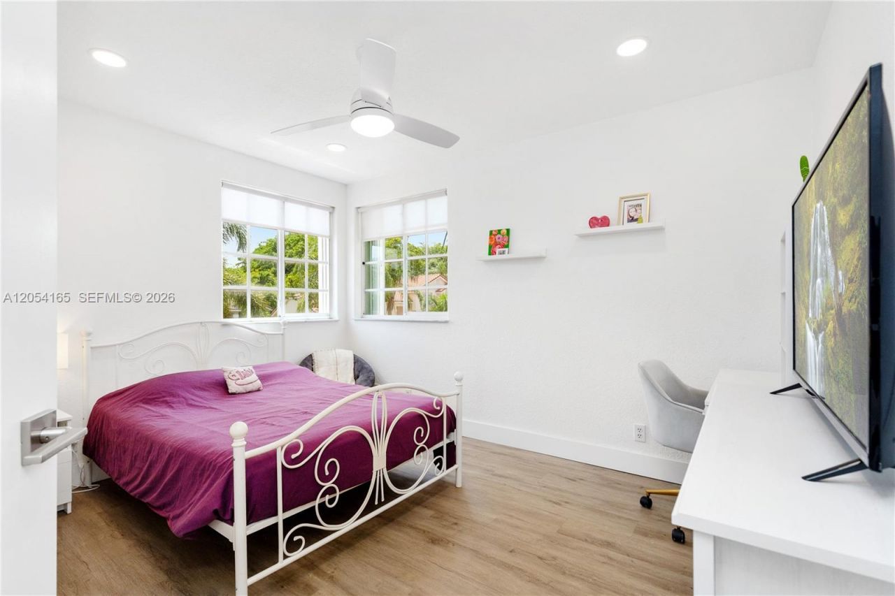 524 Water Pt, Weston, FL 33326 Photo