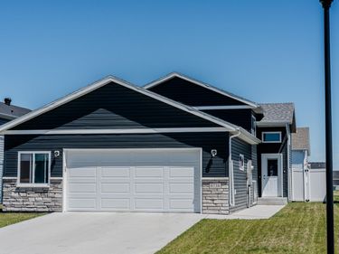 6738 Joseph Street, Horace, ND 58047
