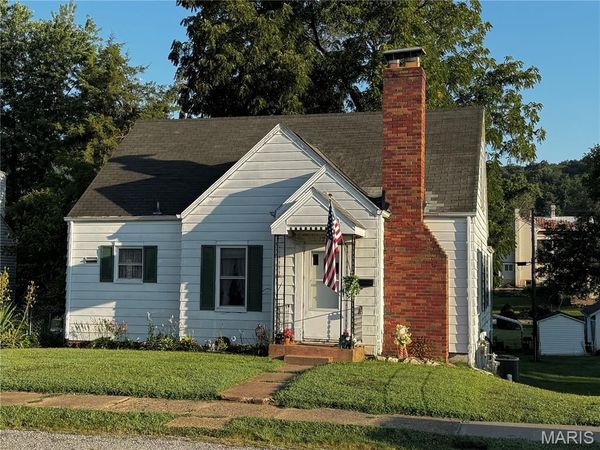 1211 N Carolina Street , Louisiana, MO 63353