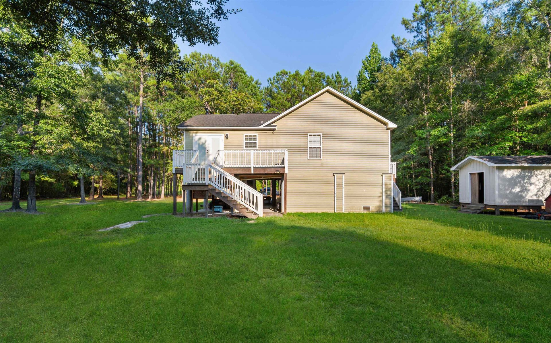 798 Redmond Ct. Photo 10