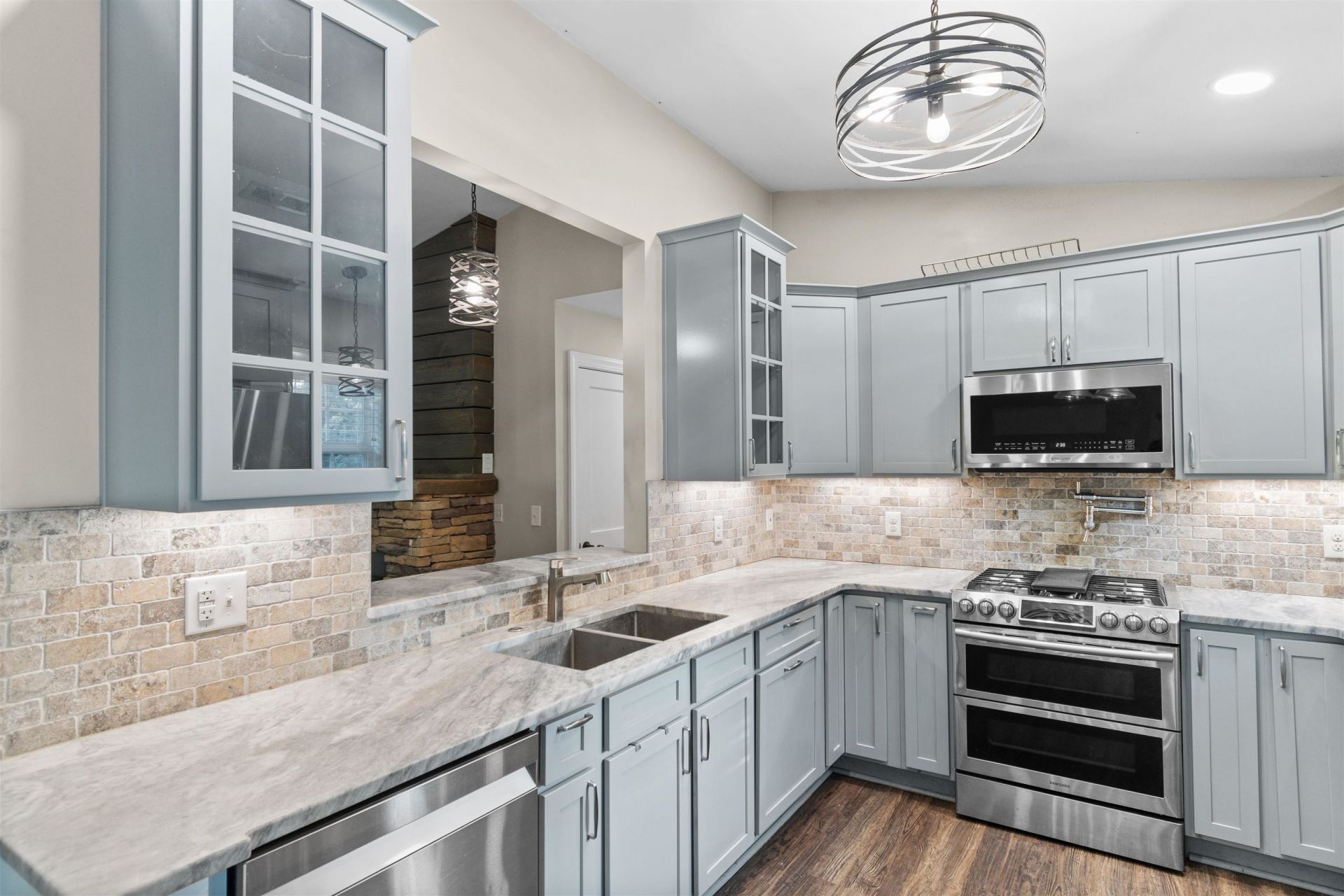 798 Redmond Ct. Photo 18