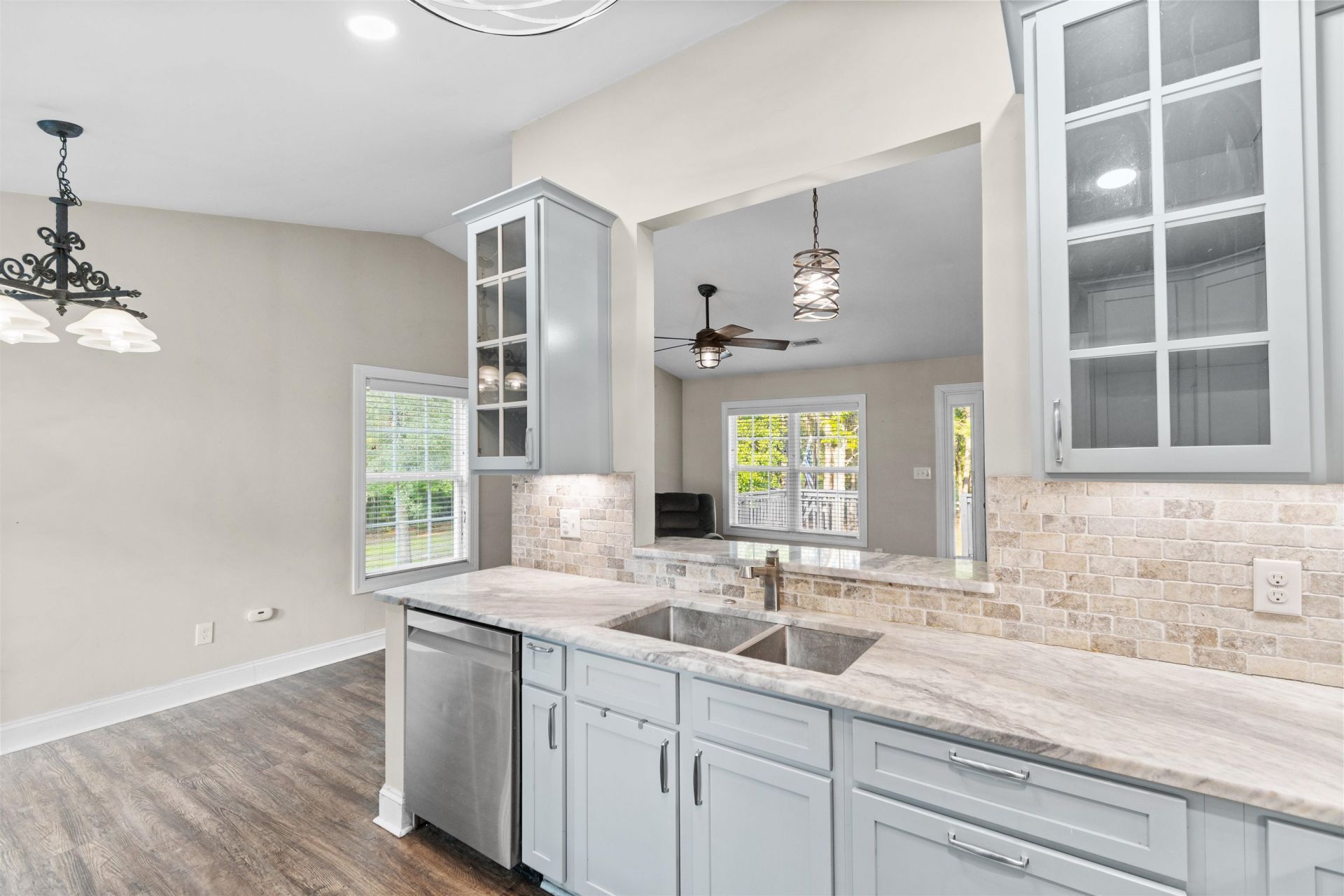 798 Redmond Ct. Photo 20