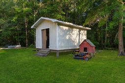 798 Redmond Ct. photo 4