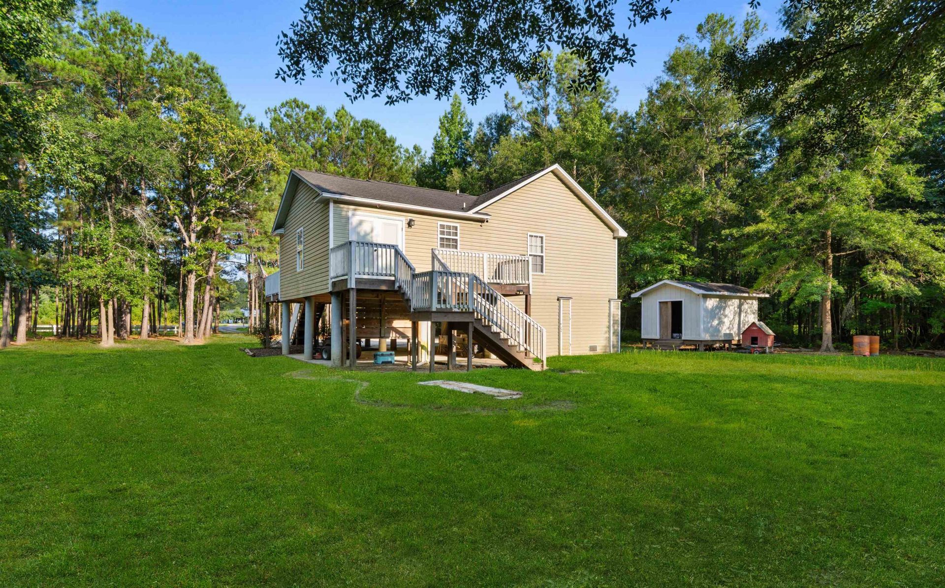 798 Redmond Ct. Photo 9