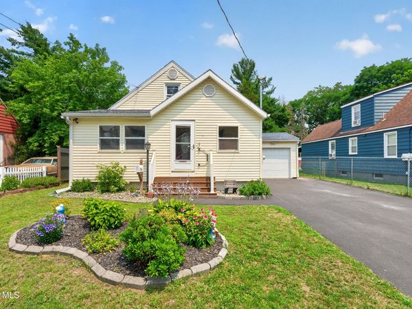 11 Leach Avenue, Albany, NY 12205