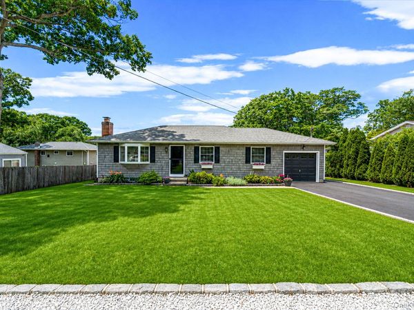 38 W 1st Street , Lake Ronkonkoma, NY 11779