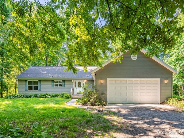 650 Parnell Avenue SE, Lowell, MI 49331