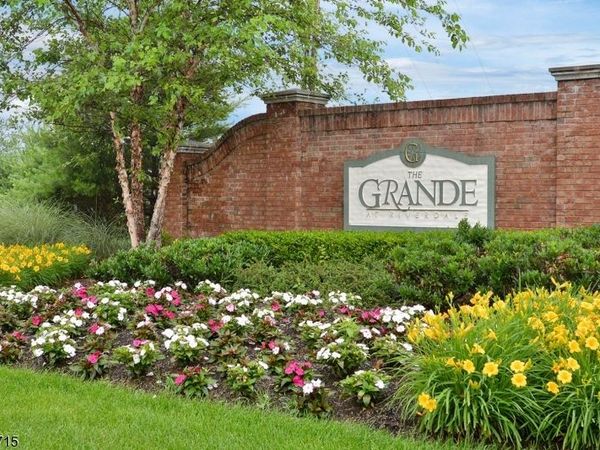 4211 Ramapo Ct, Riverdale, NJ 07457