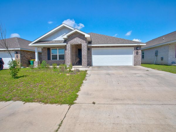 4732 Airmen Drive, Crestview, FL 32539